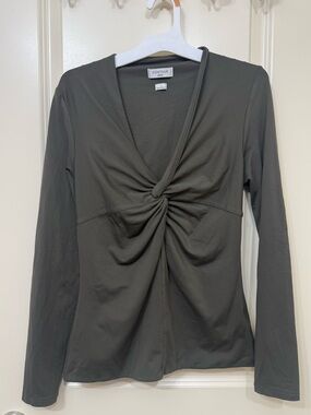 Aritiza Contour twist top